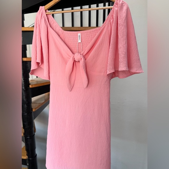 Dokotoo Pink Mini Dress V Neck Short Sleeve Tie Back Dress Size M - Picture 5 of 9